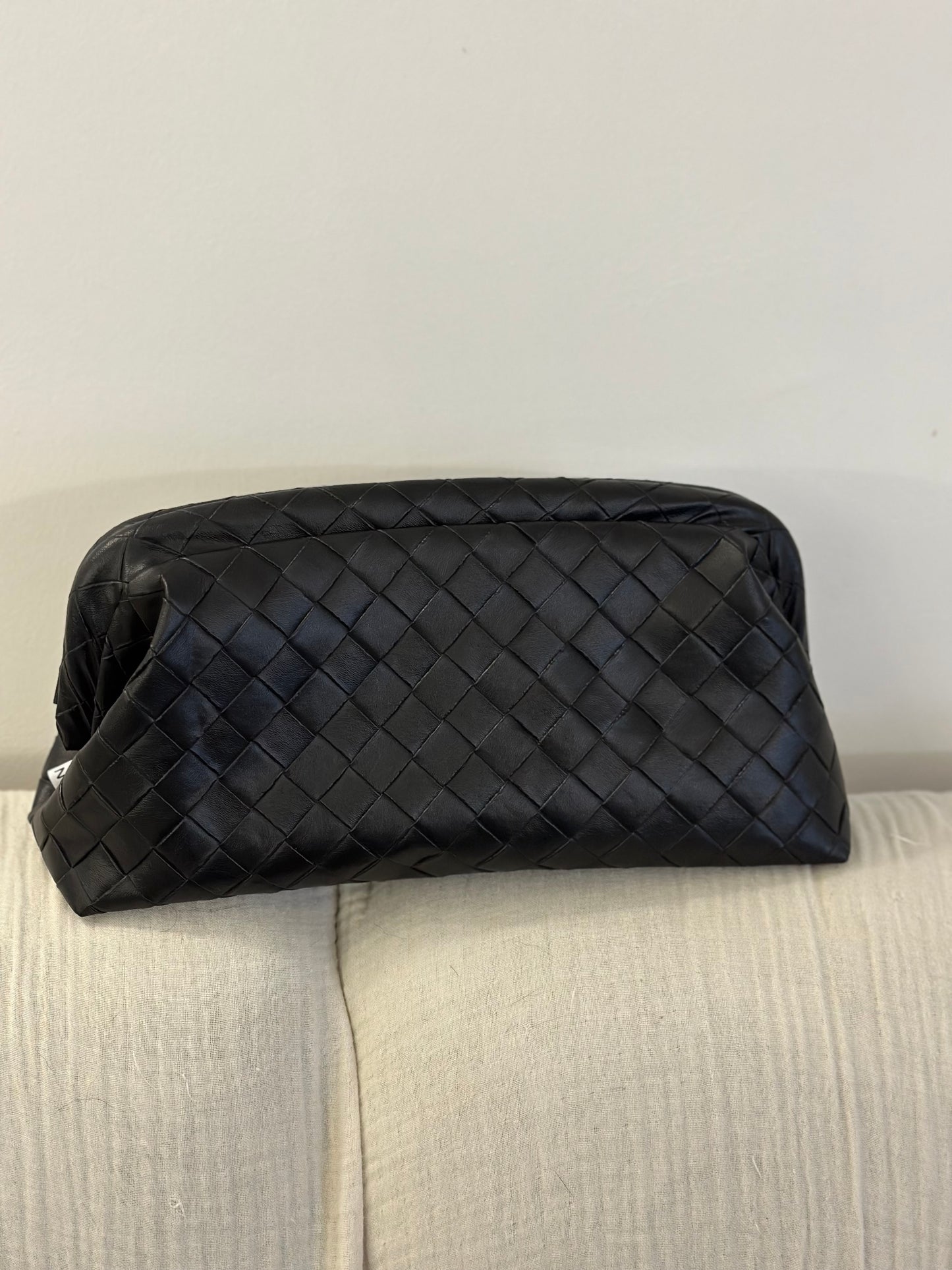 CLUTCH BAGUETTE INTRECCIO BLACK