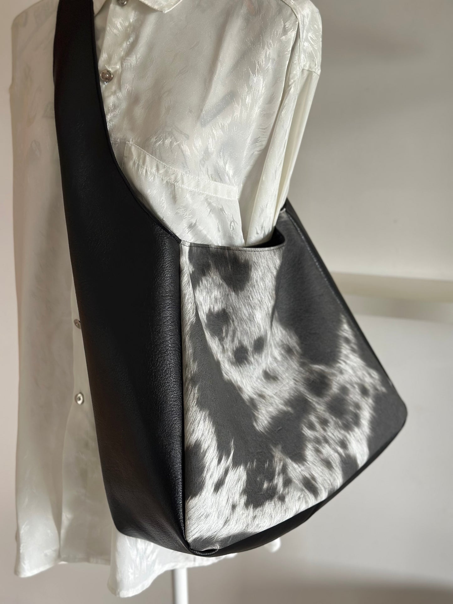 EVERYDAY COW BLACK GIANT