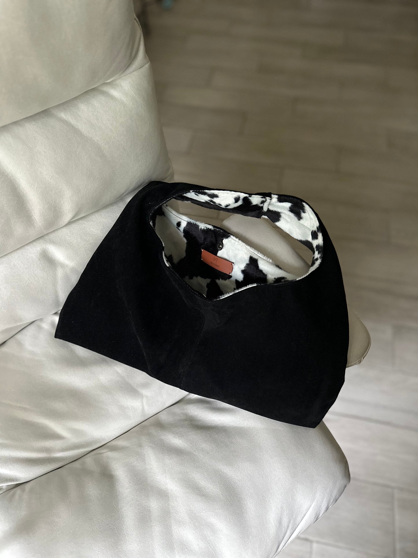 HOBO SUEDE BLACK COW 🐄