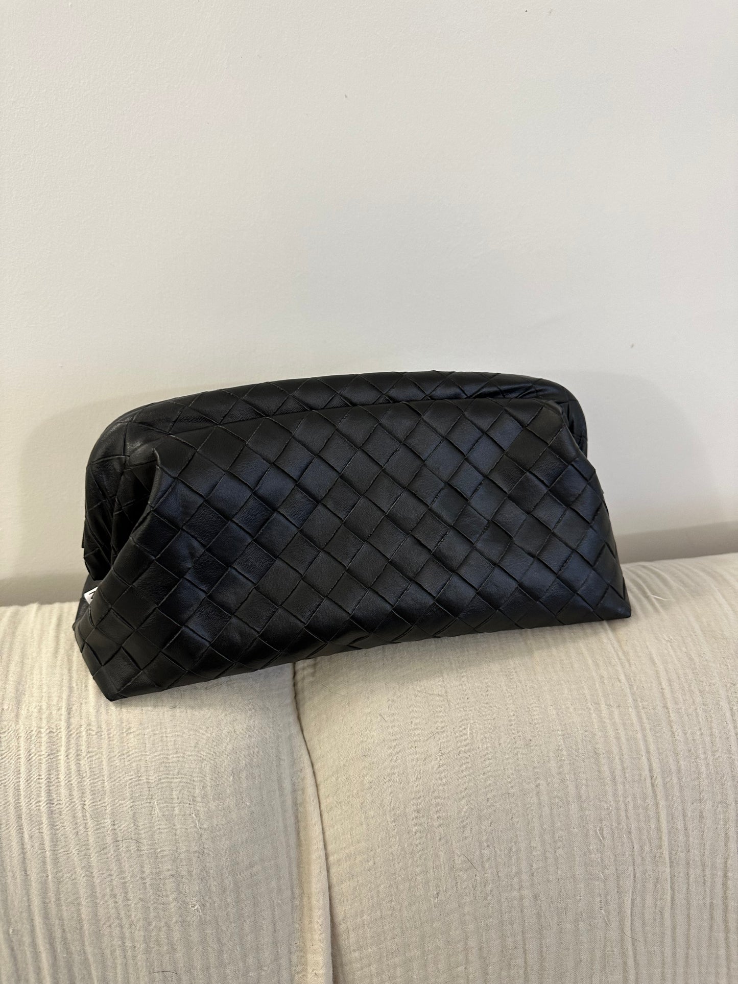 CLUTCH BAGUETTE INTRECCIO BLACK