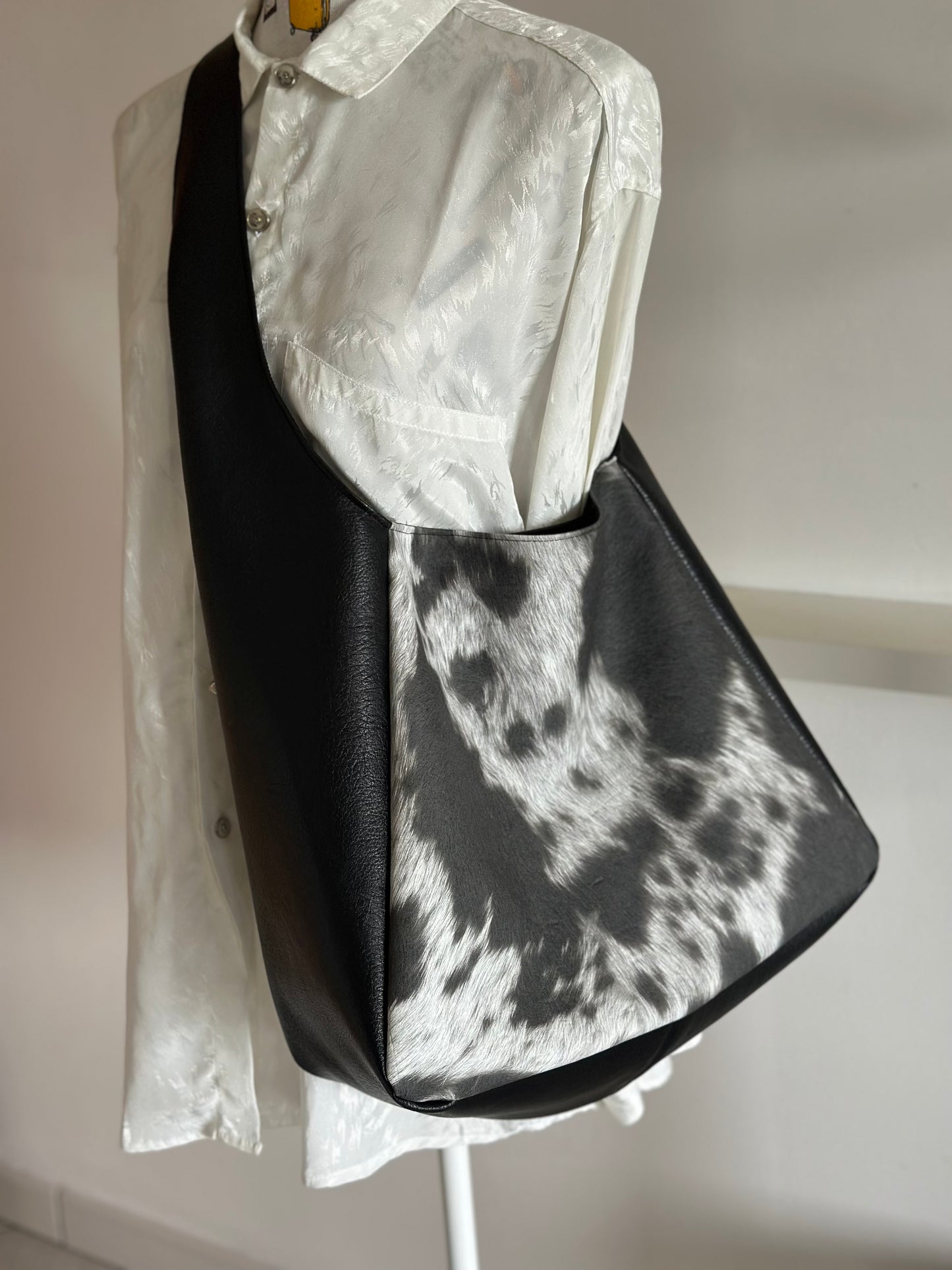 EVERYDAY COW BLACK GIANT