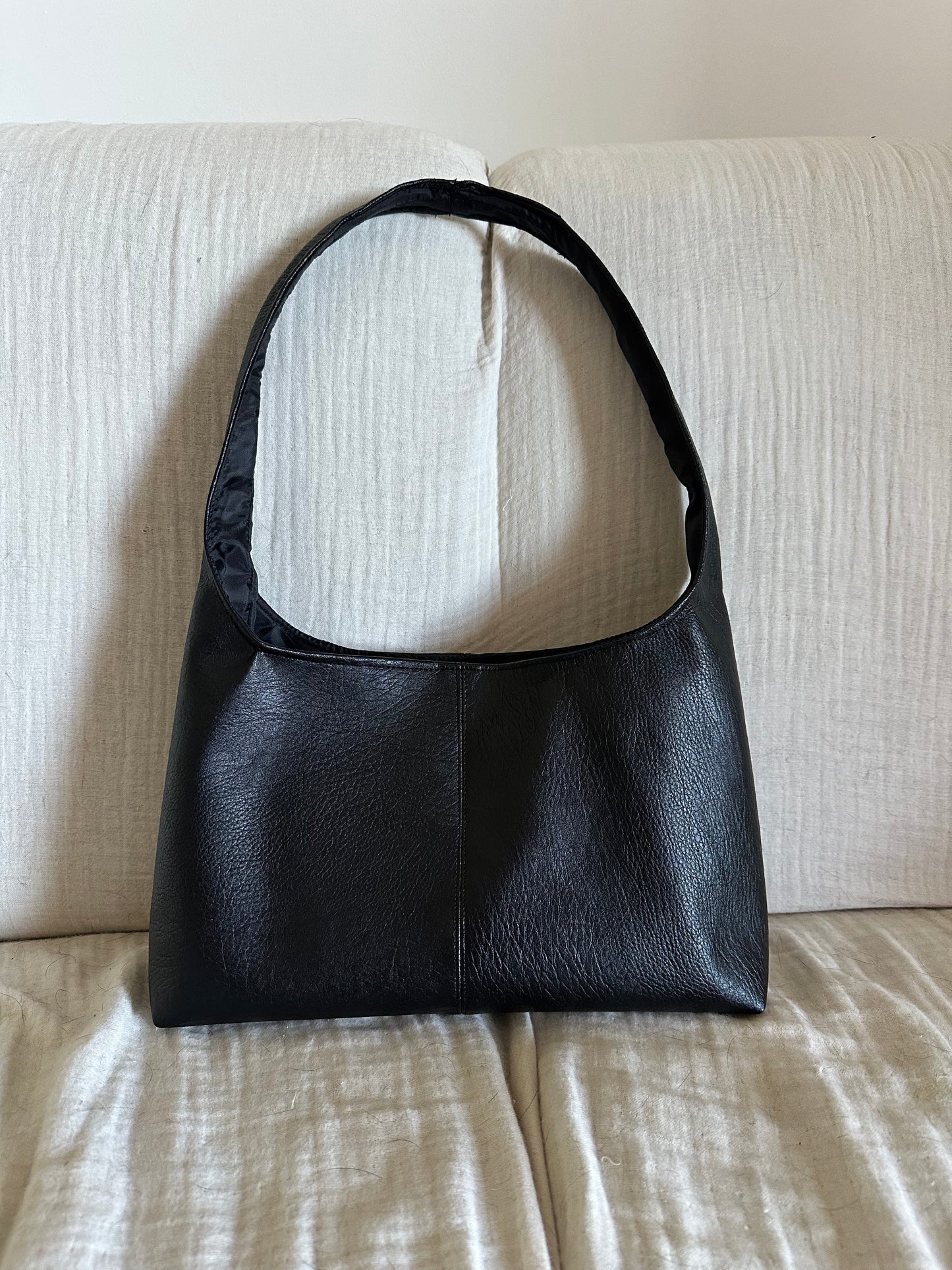 HOBO BLACK SOFT TOUCH