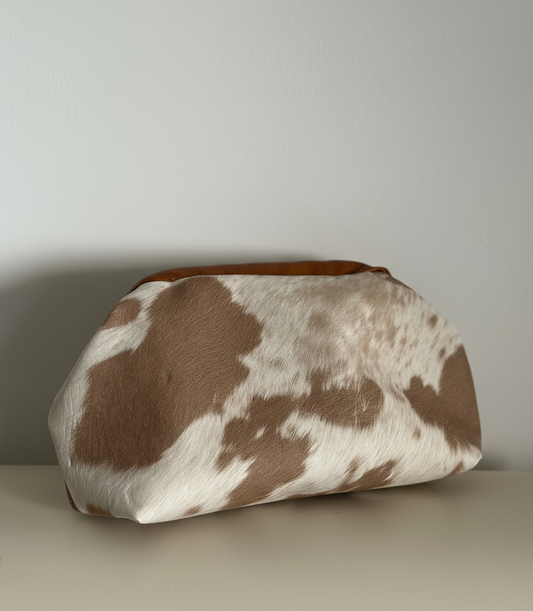 CLUTCH COW BEIGE
