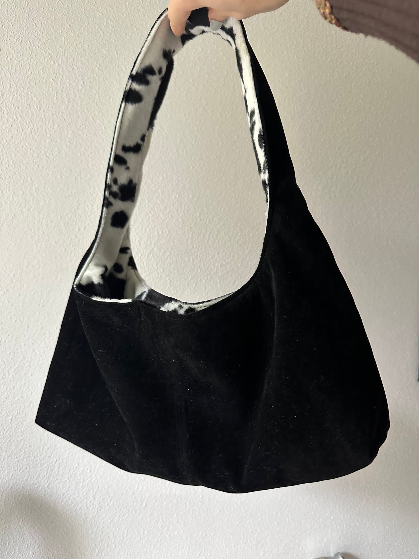 HOBO SUEDE BLACK COW 🐄